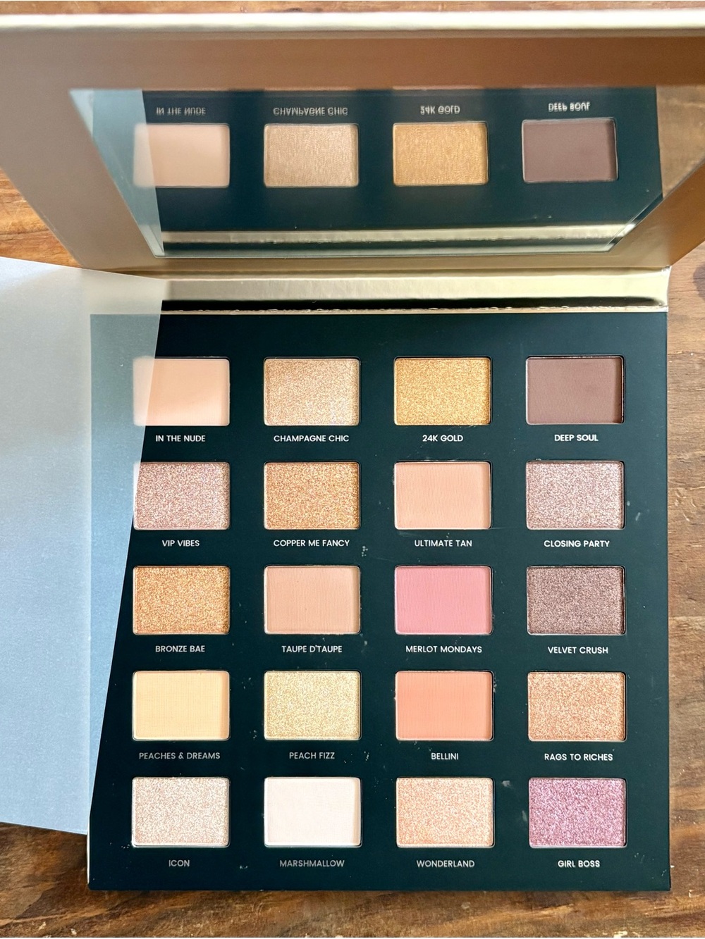 Iconic London Day to Slay Eye Shadow Palette - NIB